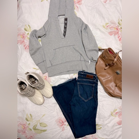 Aeropostale- Half button up sweatshirt in grey with velvet trim. Small. - Picture 3 of 5